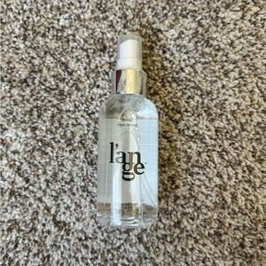 L’ange heat shield spray.